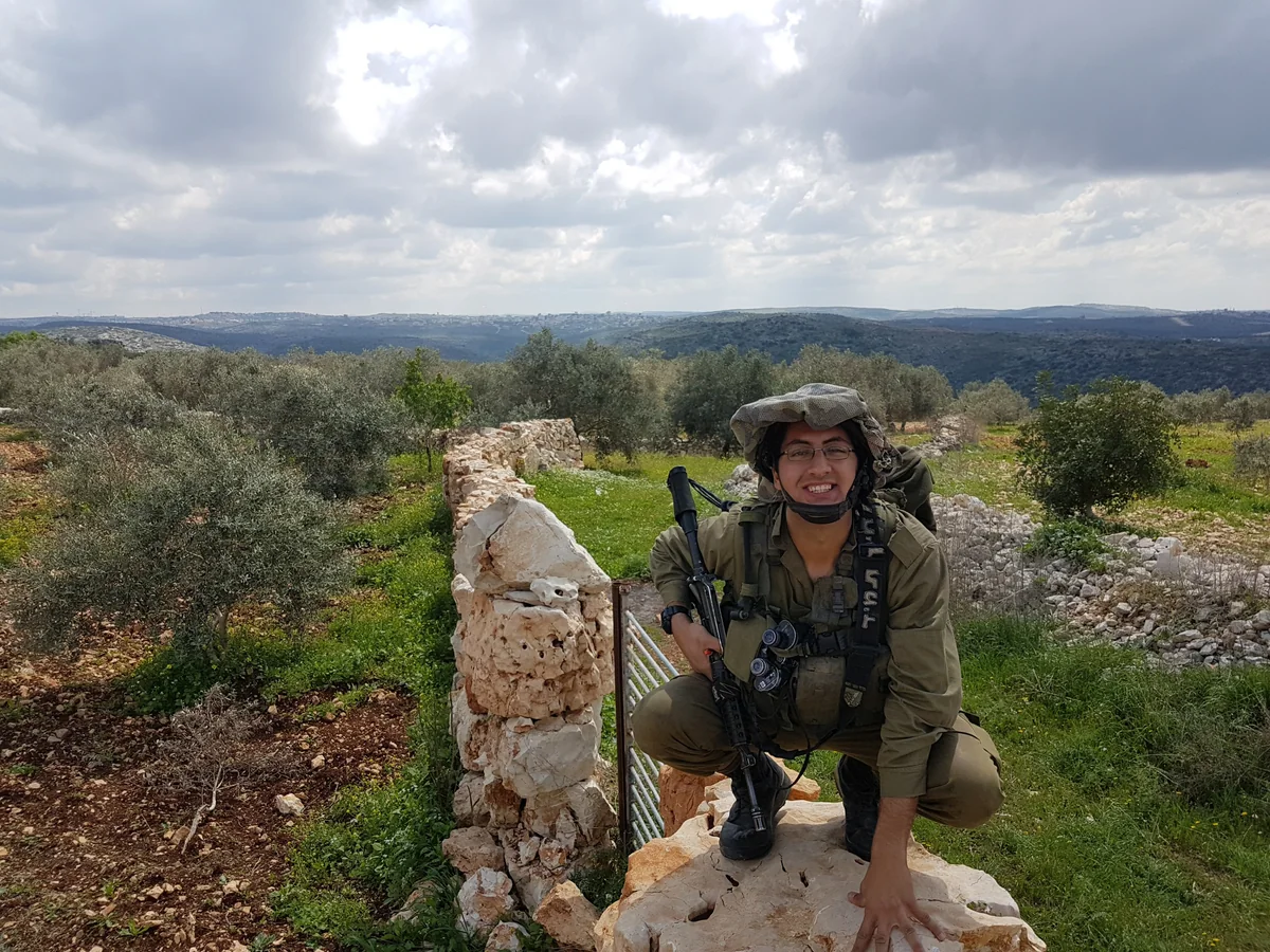 חזרה ללוחמה, עם החיוך